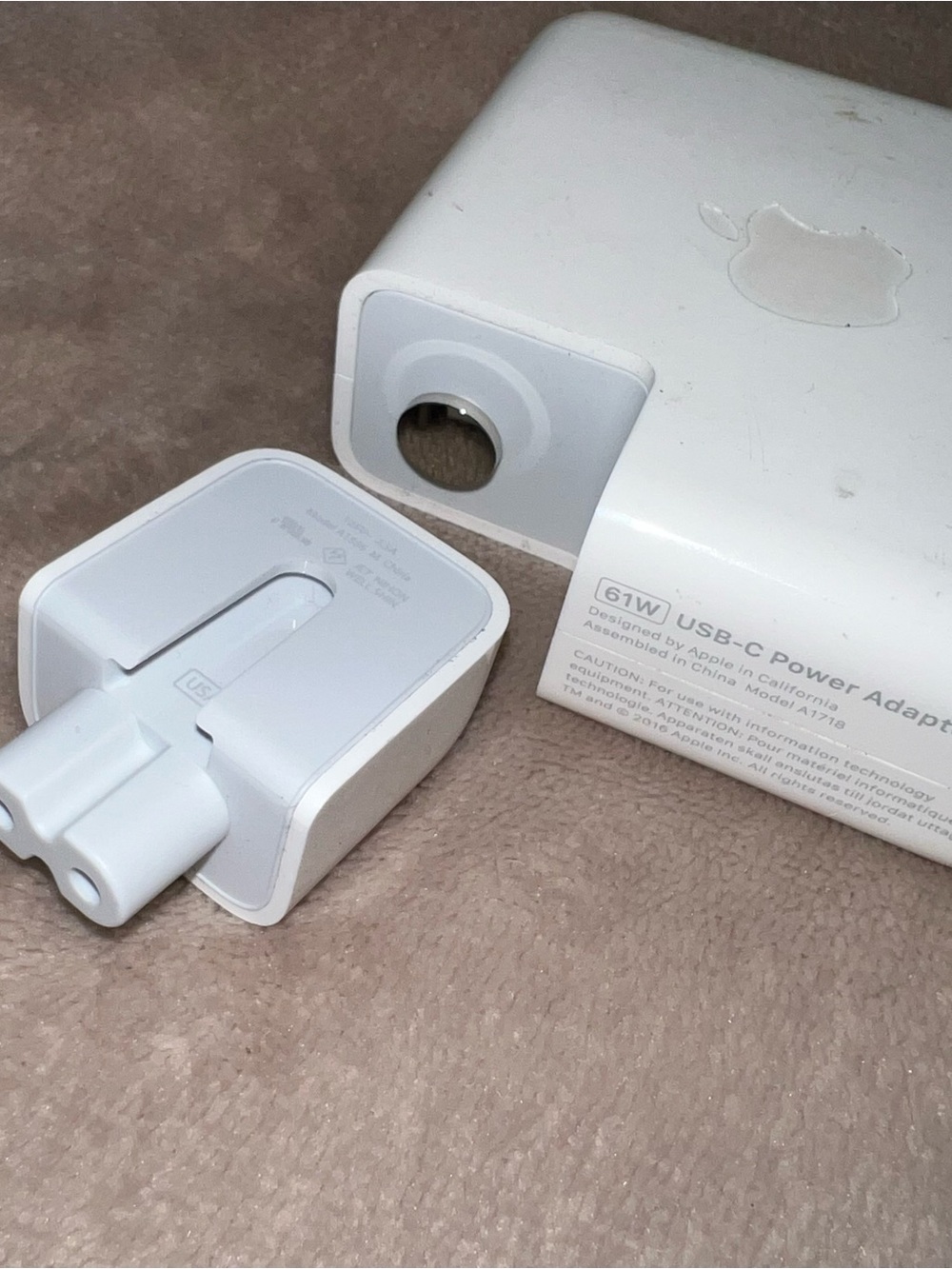 Apple Computer 61W USB-C Power Adapter - Picture 5 of 5